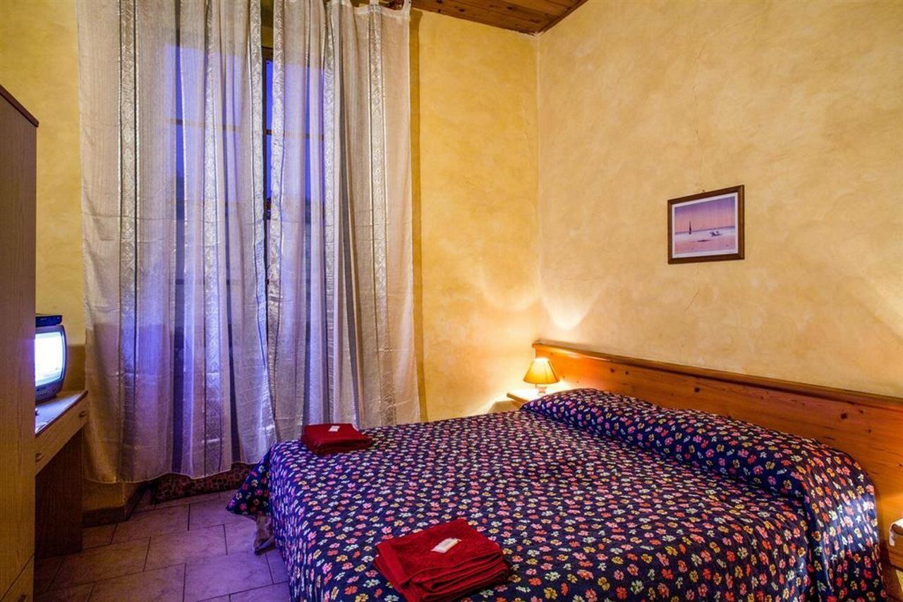 Albergo Aurora 칼리아리 외부 사진